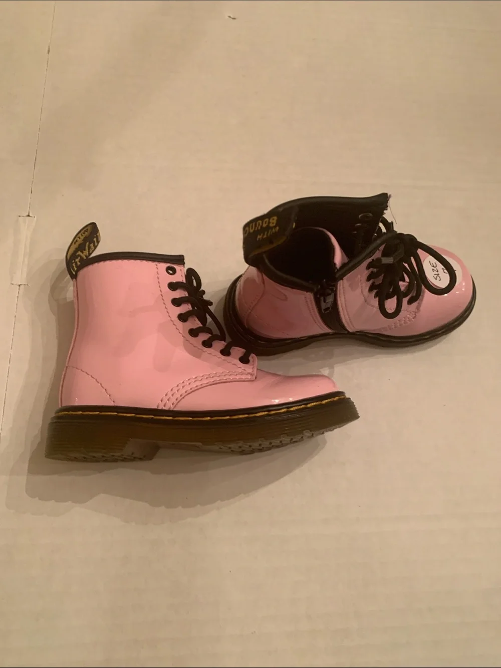 EUC Doc Martins 1460 Little Girl size 7 Pink Patent Leather
